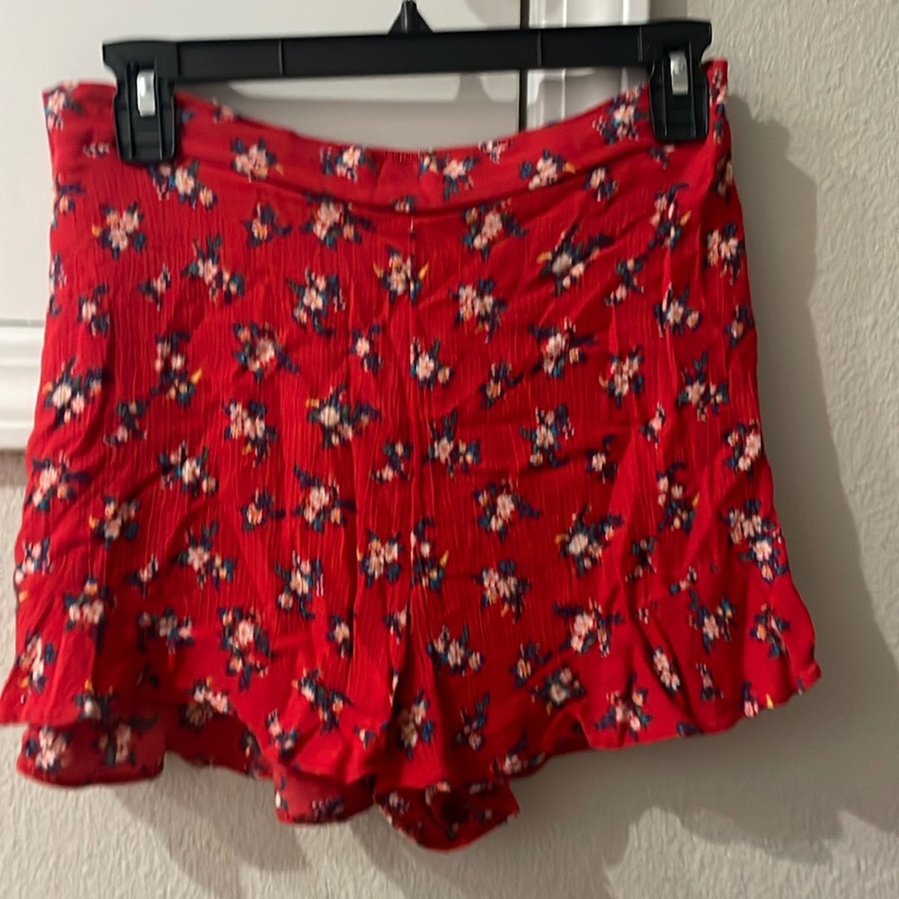 American Eagle Size L Floral Flutter Shorts